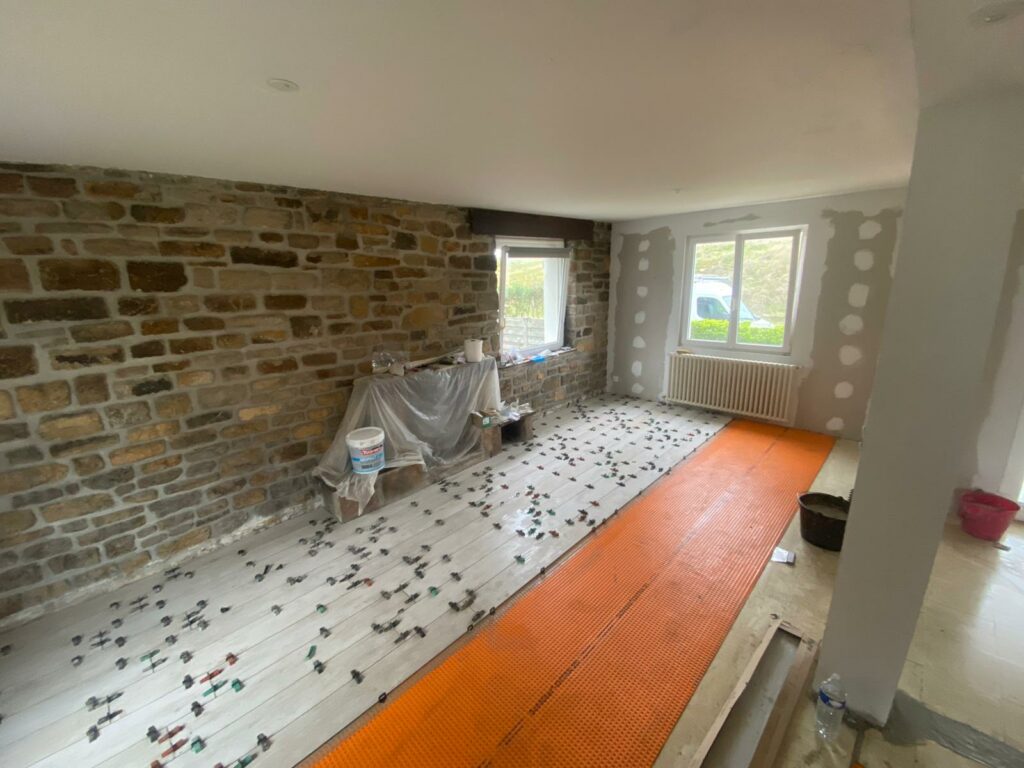 CREA CONFORT Entreprise De Renovation A Landivisiau BLOC TEXTE Le Professionnel De Lamenagement Interieur A Plouzevede 1